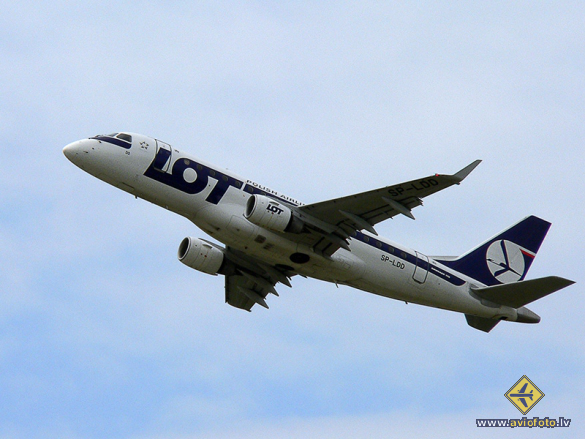 Embraer 170STD (ERJ-170-100STD)